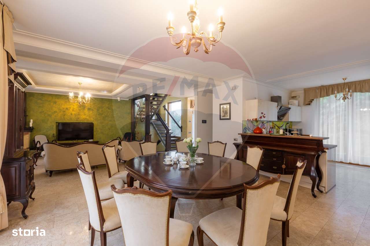 Casă spectaculoasă în Mediaș – reședința antrenorului Cristi Pustai - Imagine principală: 4/20