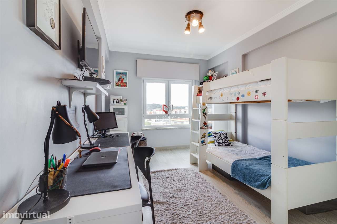 T2 com Vista Deslumbrante no Coração de Setúbal – 7º Andar com Elevado-14