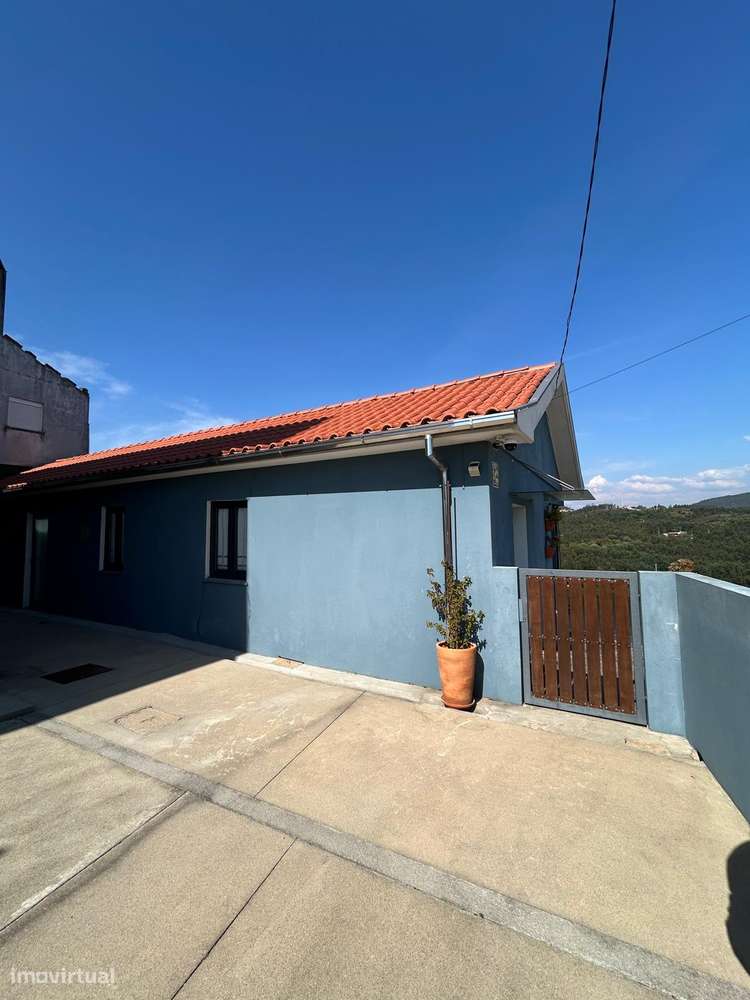 Moradia T4 isolada pronta a habitar com vista desafogada sobre o Douro-14