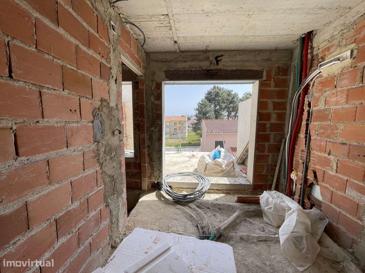 Moradia nova T3 logradouro Quinta do conde Sesimbra-12