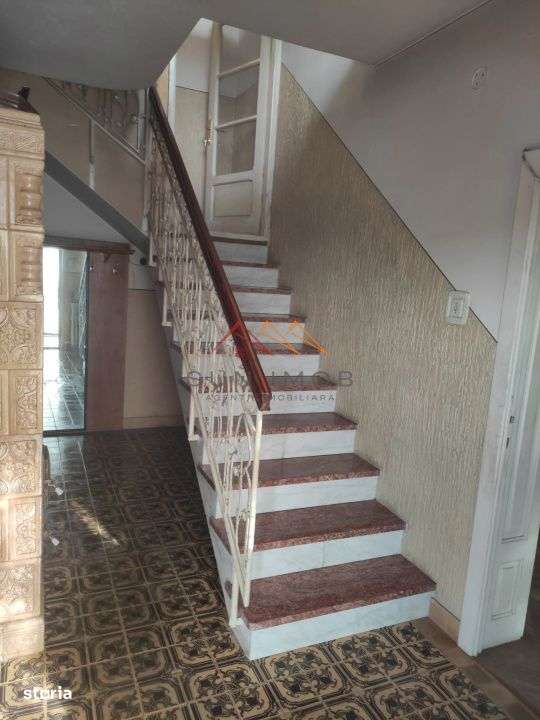 Casa D+P+E, an 1980, teren 285 m2, zona foarte buna, Campina, Prahova-5