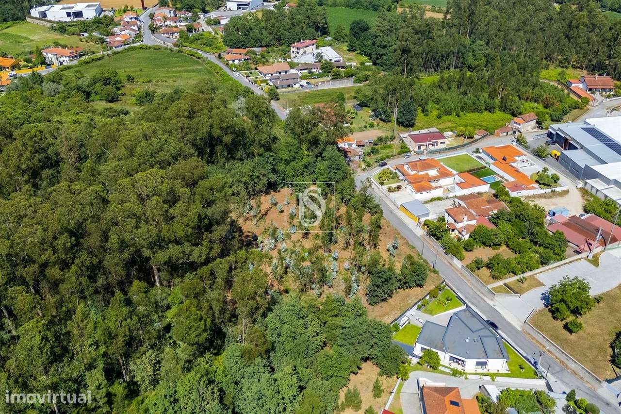 Terreno misto com potencial de construção em Barcelos-20