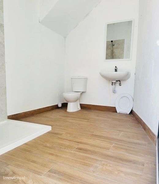 Moradia V5 | 2 pisos | 10 boxes p/ cavalos | Golegã-Santarém - Grande imagem: 4/12