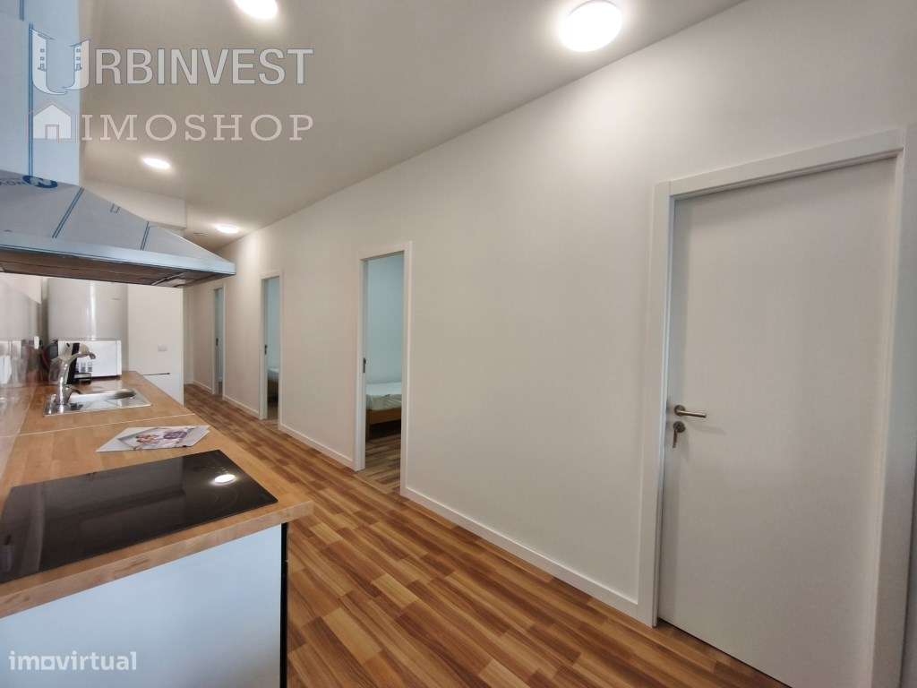 Loja Comercial Totalmente Remodelada no Centro de Quarteira, Algarve-14