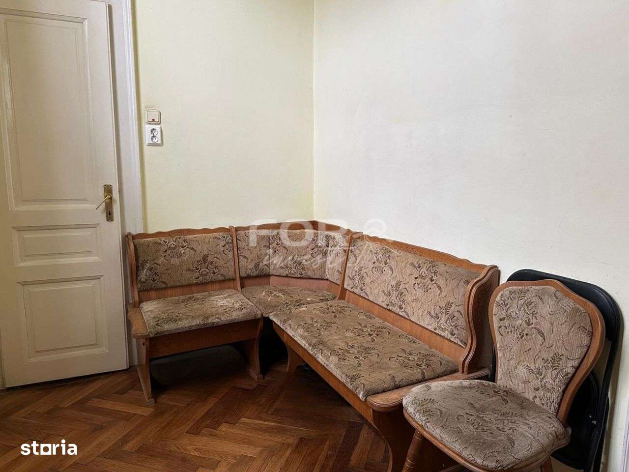 Apartament 2 camere de vanzare,cladire istorica, Piata Unirii-12