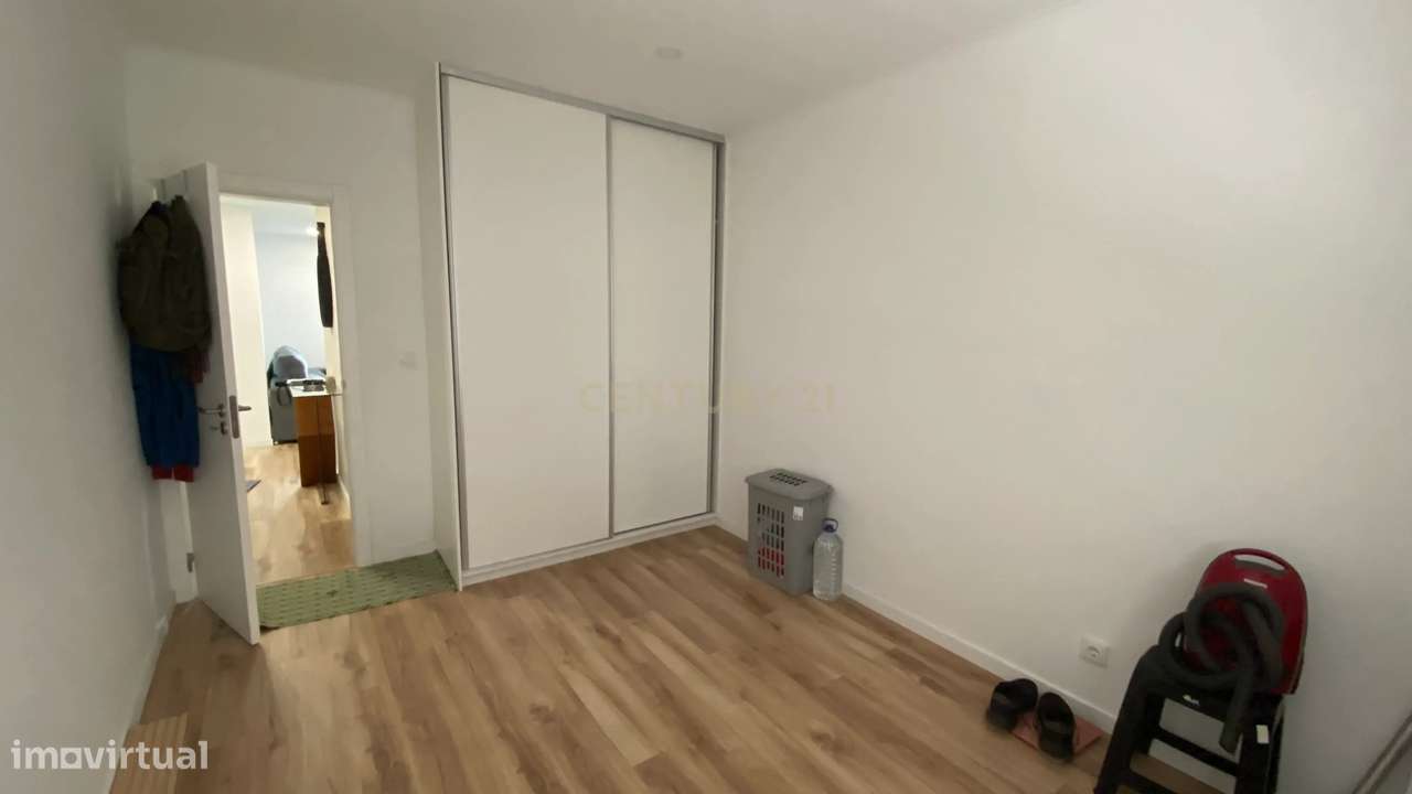 ApartamentoT2  Renovado no Lavradio,  Barreiro-8