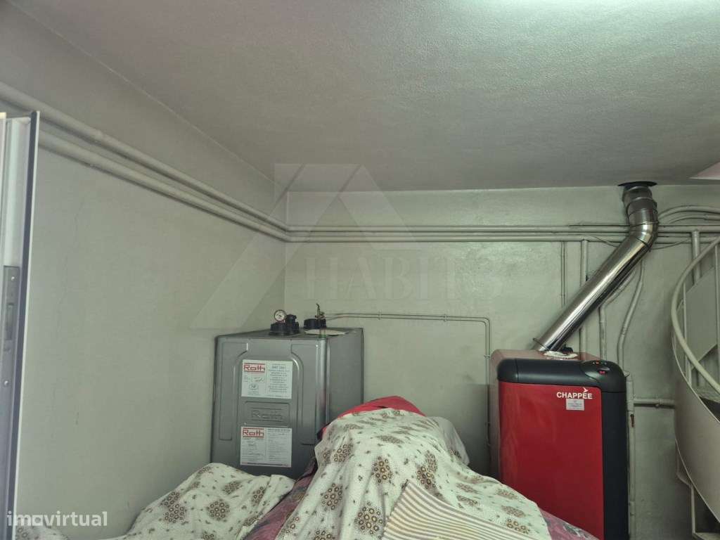 Moradia T4 com jardim-32