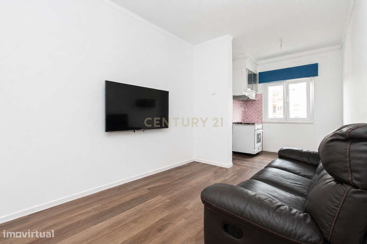 Apartamento T1 Proximo Ao Metro Da Reboleira