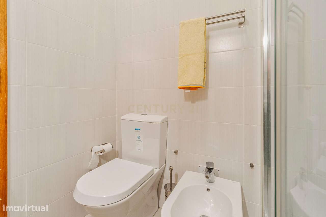 Apartamento T-1  com arrecadação na Costa da Caparica-14
