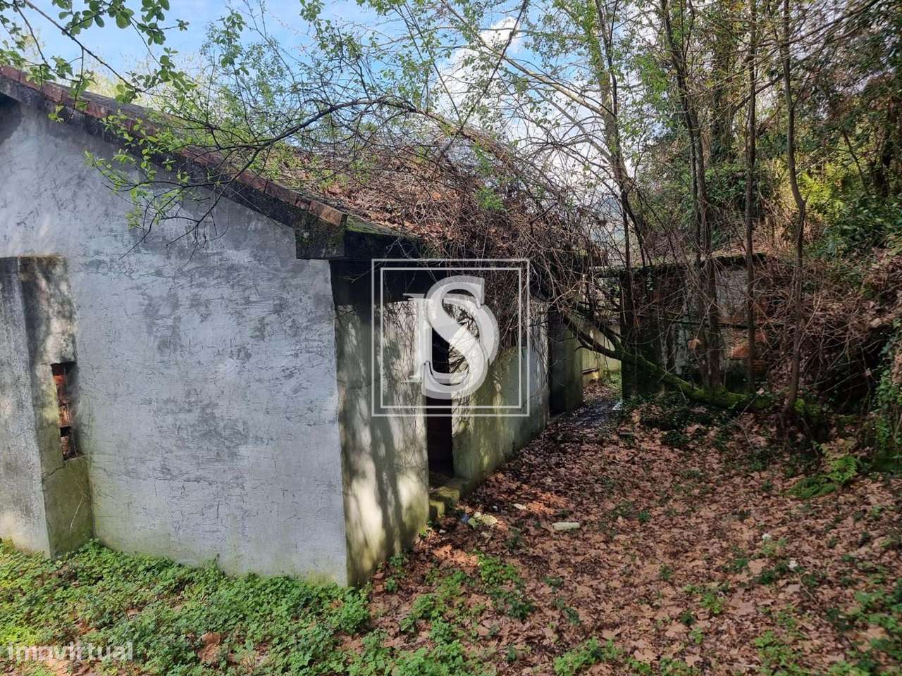 Moradia Isolada T3 em Parada do Bouro-15