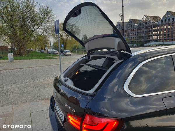 BMW Seria 5 525d xDrive Touring Sport-Aut Modern Line - 9