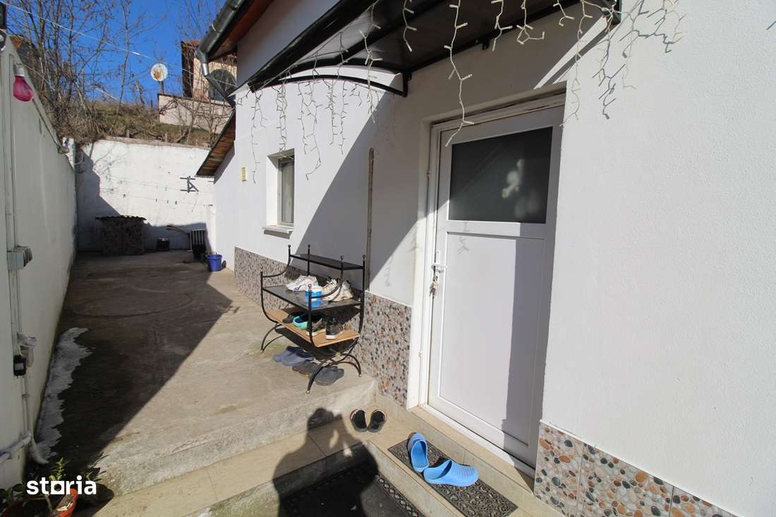 Vând casă Parter+Mansardă în Boș, la 8km de Hunedoara, teren 183mp-1