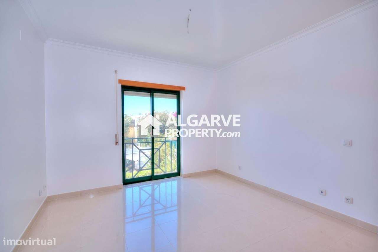 VILAMOURA - Espaçoso T2 junto ao GOLFE e perto da MARINA - Grande imagem: 5/24