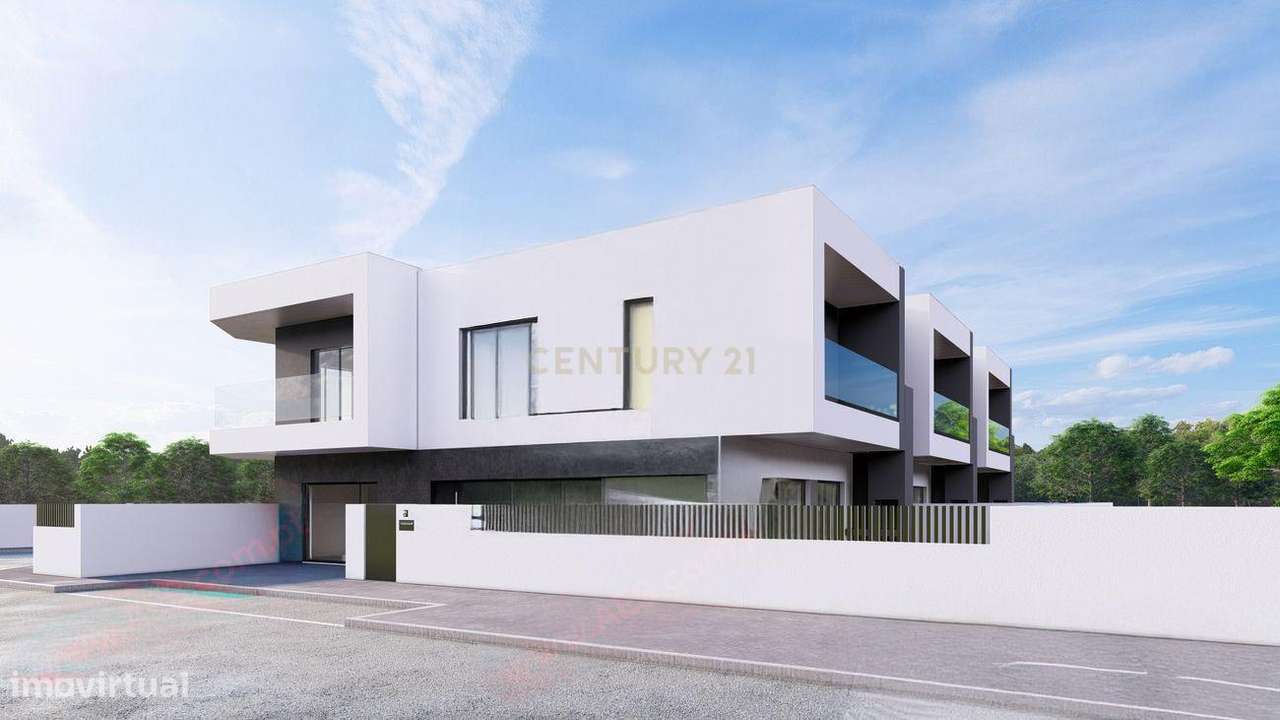 Moradia T4 em Fernão Ferro – Modernidade, Conforto e Tranquilidade-3