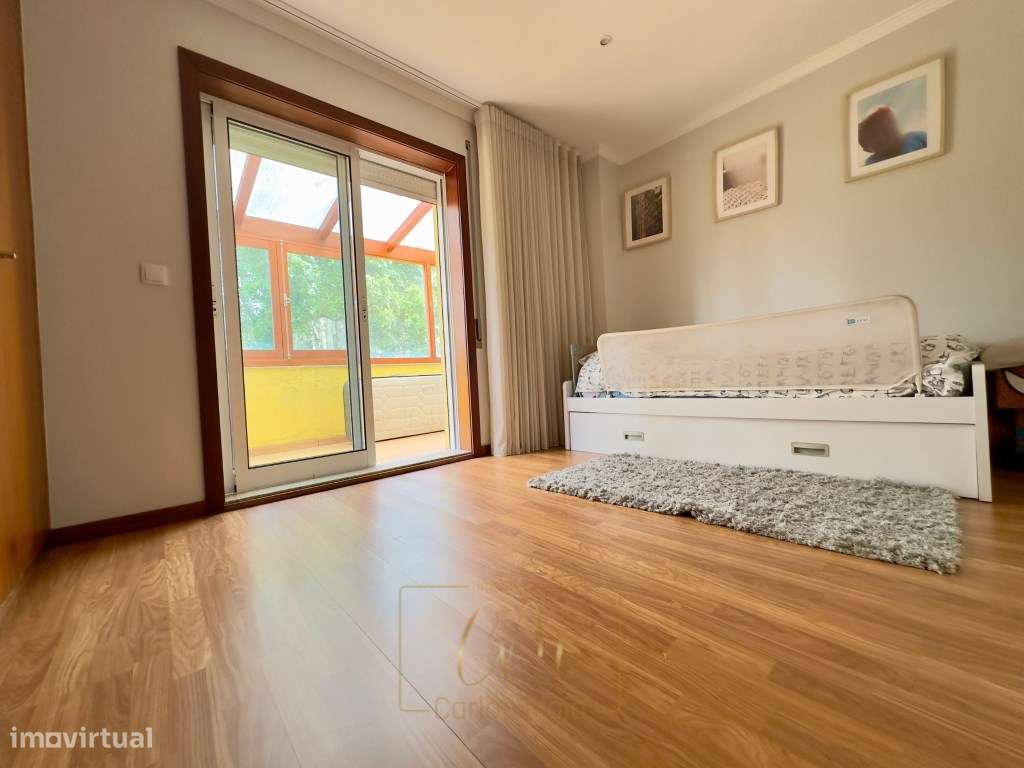 Moradia T4 com terraço, Sótão e Garagem-23