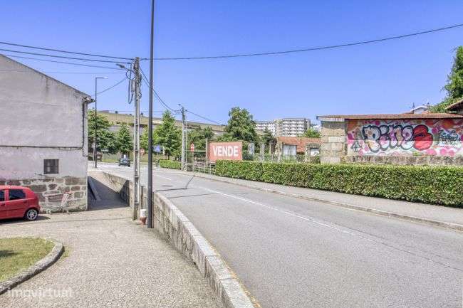 Propriedade única no centro de Guimarães-11