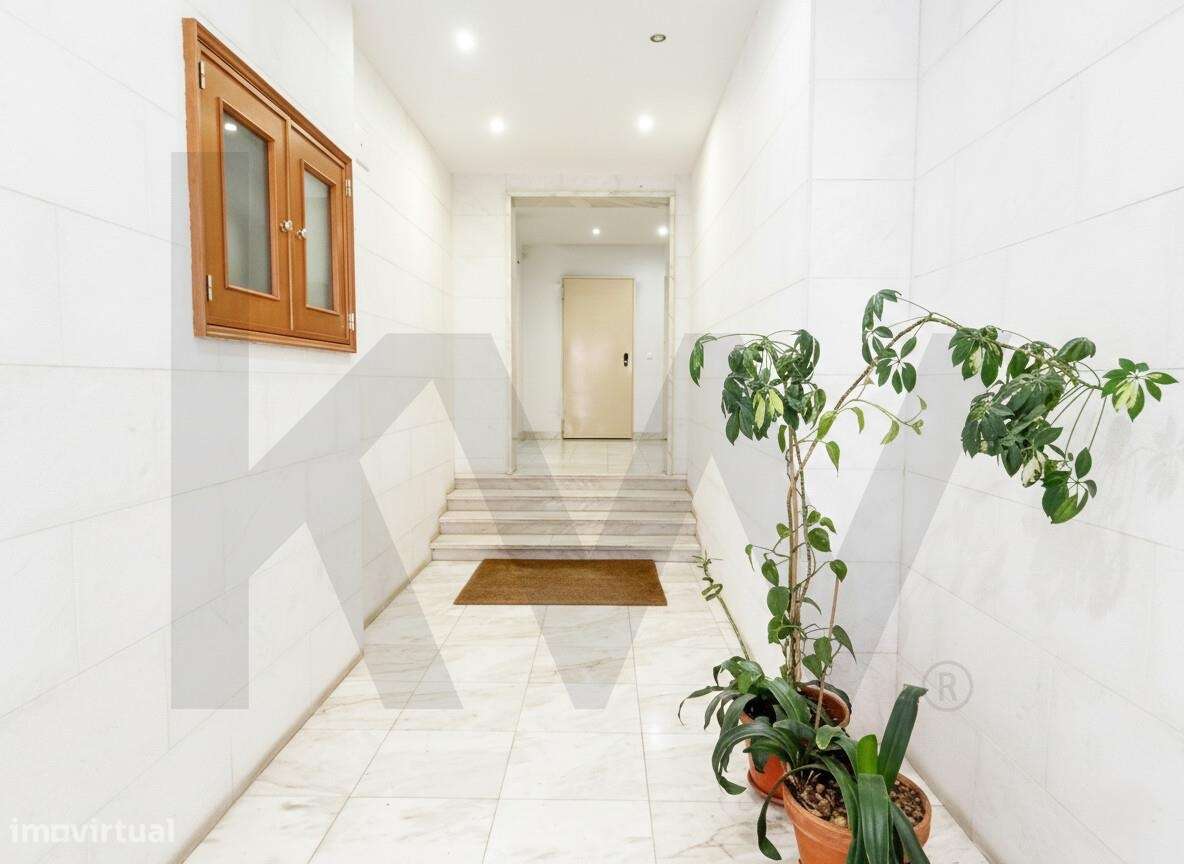 Apartamento T3 com boas vistas, garagem e arrecadações na Ramada, em O - Grande imagem: 2/18