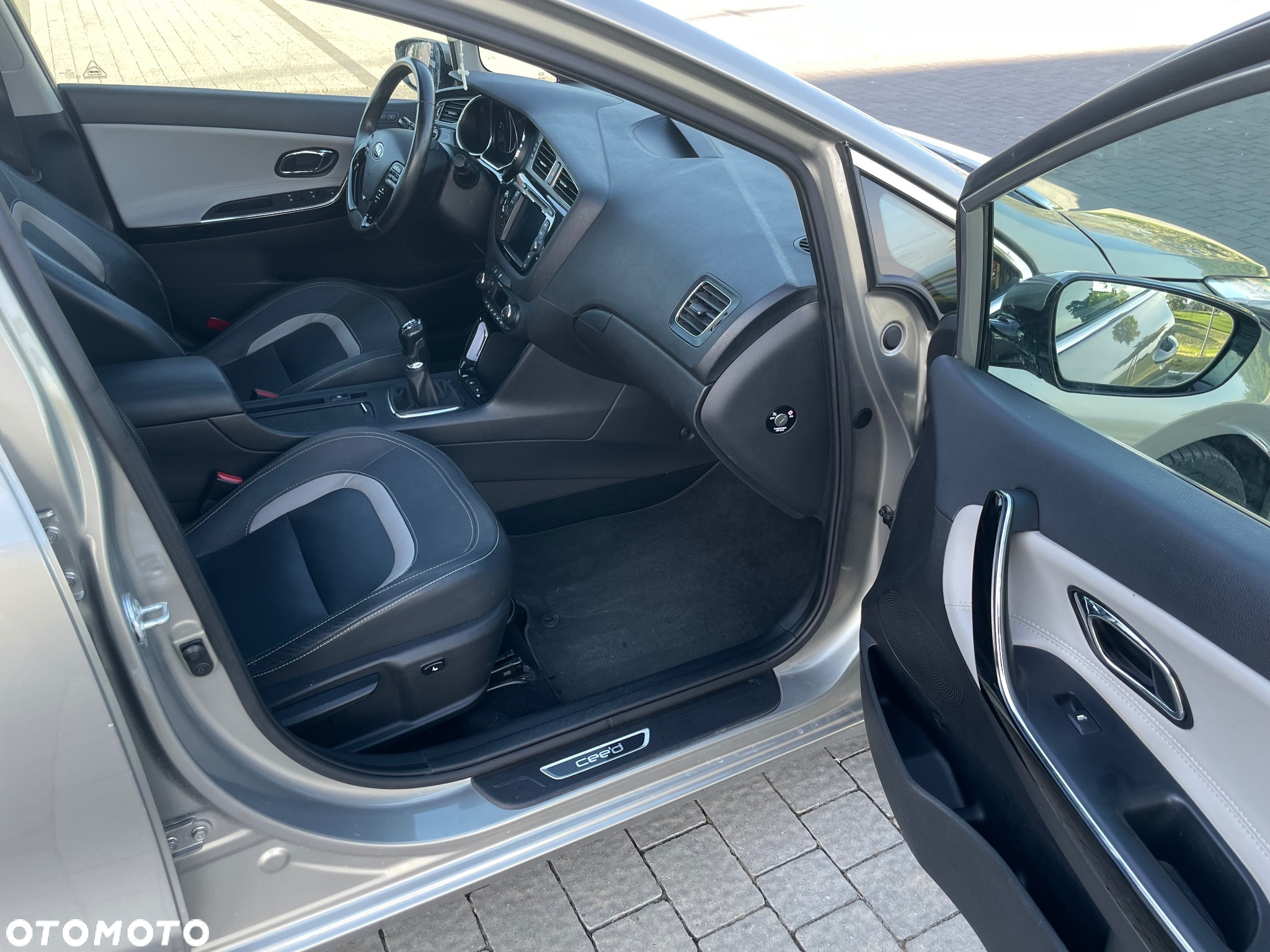 Kia Ceed 1.6 CRDi 128 Platinum Edition - 26