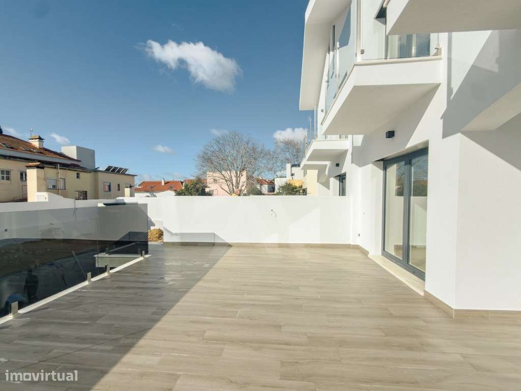Moradia T4 Em Condominio Exclusivo Em Sao Pedro Do Estoril