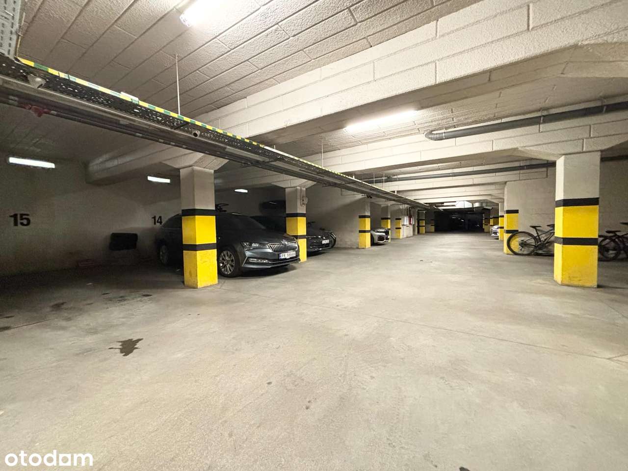 Przestronne mieszkanie + miejsce w hali garażowej-14