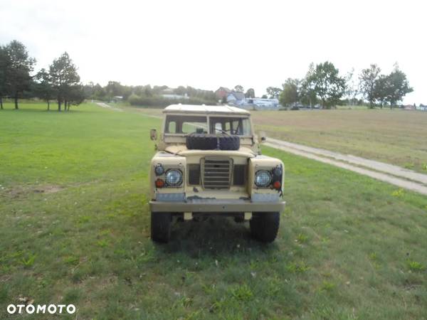 Land Rover Defender - 2