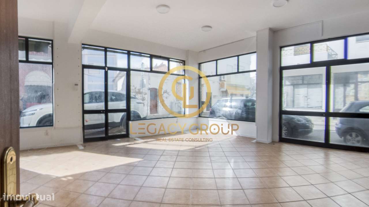 Loja 117m² em esquina com montras | Perto da Praia | Armação de Pêra - Grande imagem: 3/10