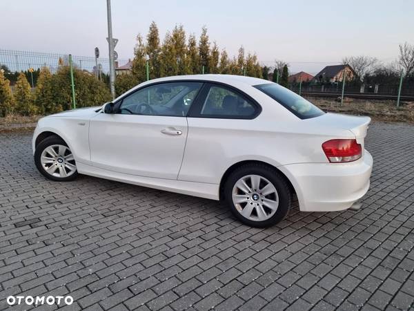 BMW Seria 1 120d Coupe - 16