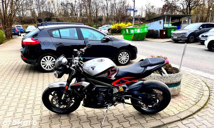 Triumph Street Triple - 1