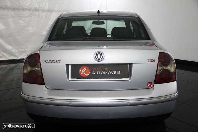 VW Passat 1.9 TDi Highline - 4