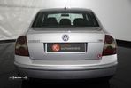 VW Passat 1.9 TDi Highline - 4