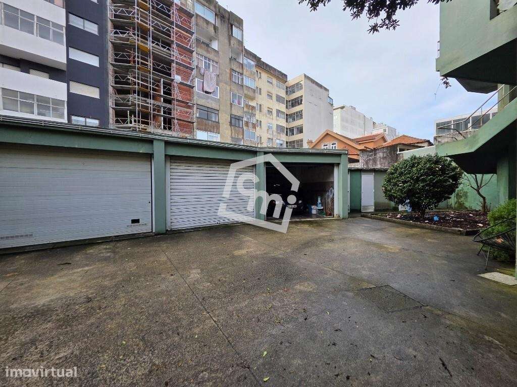 T4 com Garagem Box | 3 Frentes | 4 Varandas | Matosinhos Sul-27