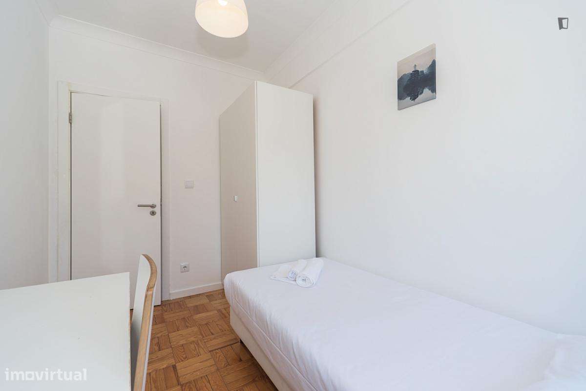 Quarto - localizado em Sete Rios Lisbon - Grande imagem: 5/10