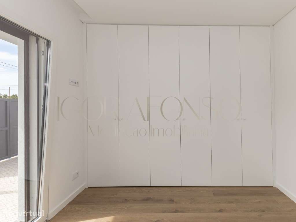 Moradia Geminada T3 com Suíte e Ótimo Espaço Exterior-38