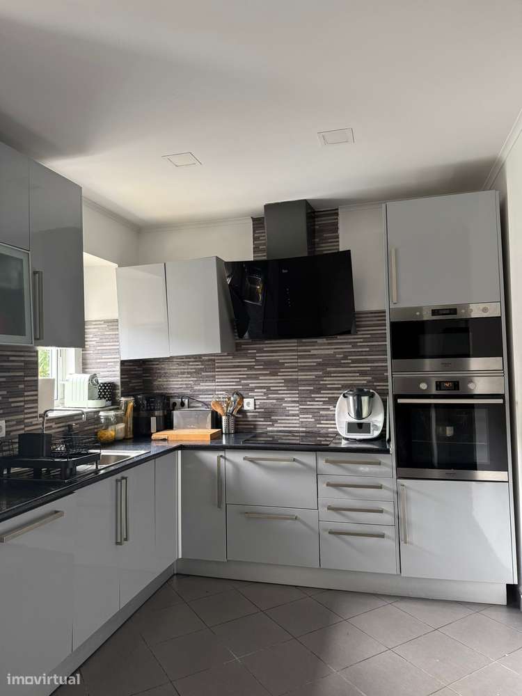 Moradia bi-familiar | 1° andar - Grande imagem: 2/26