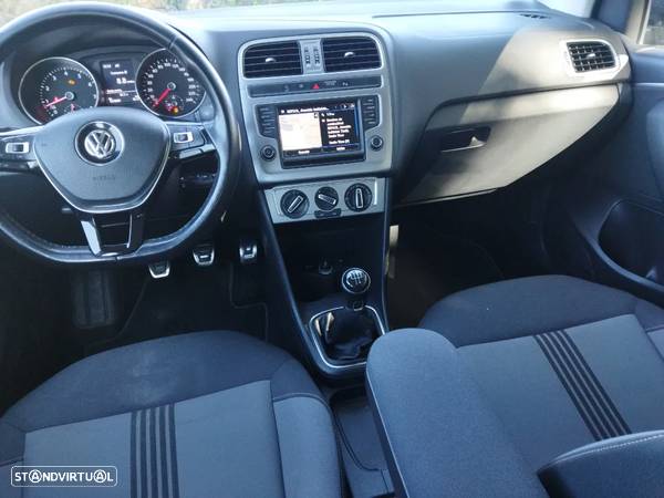 VW Polo 1.0 Confortline - 12