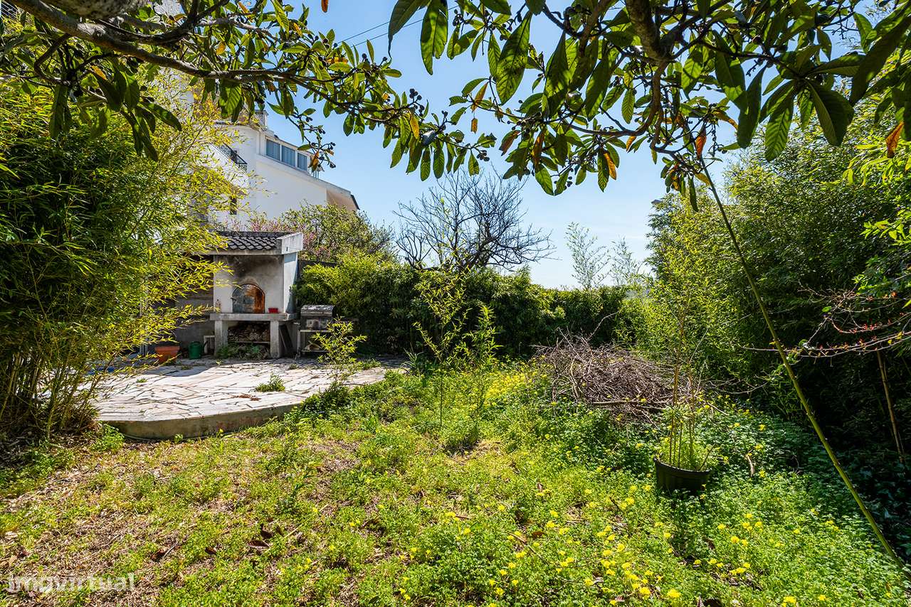 Moradia Geminada T4 em Queijas, Oeiras com Jardim Privativo-31