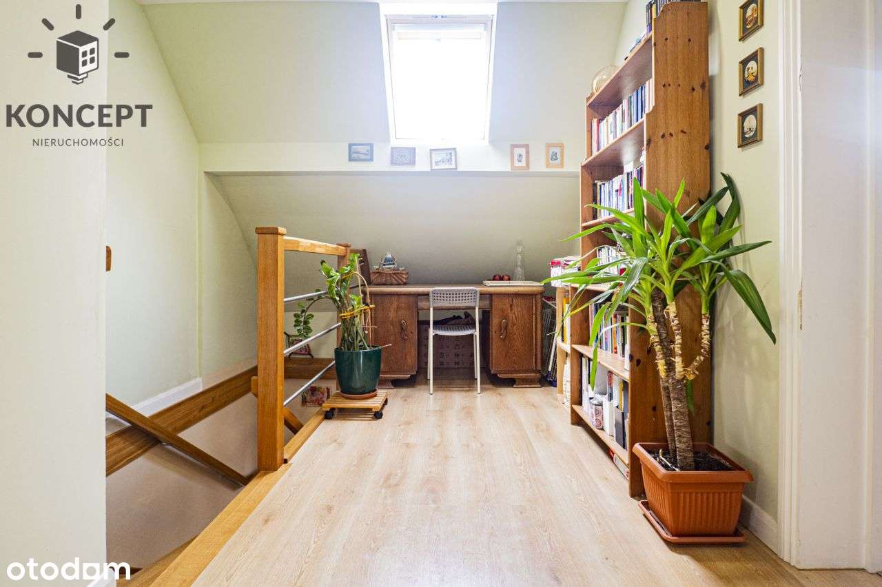 Dom z zabudowaniami z dużą, zieloną działką w cich-11