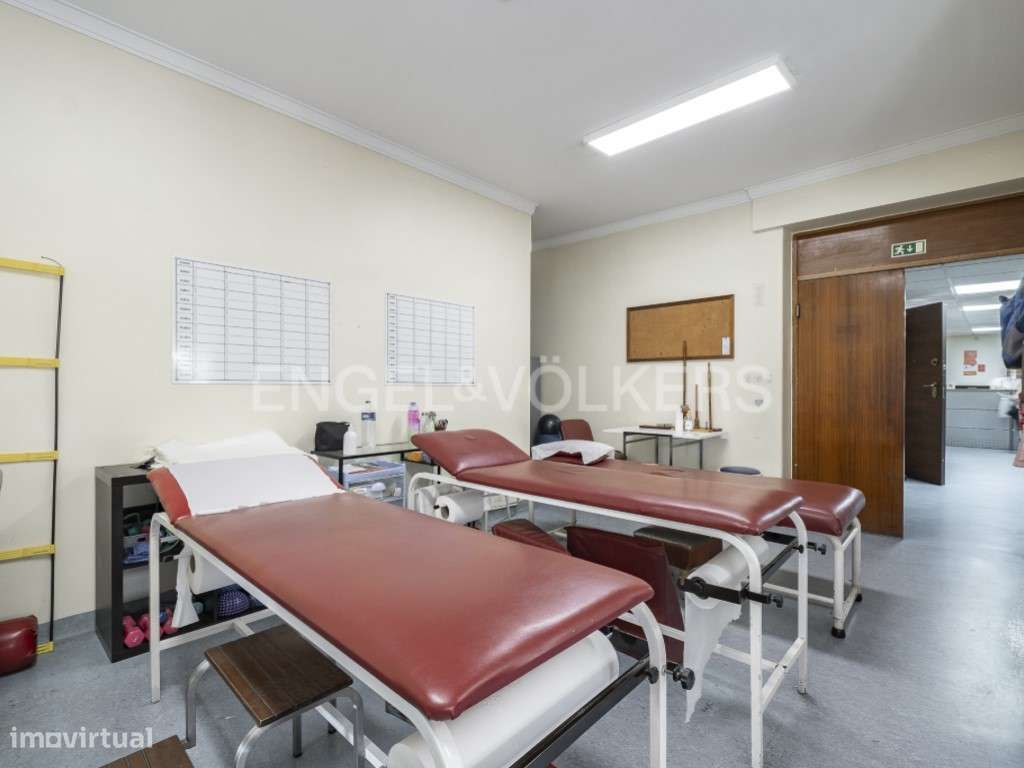 Excelente Espaço Comercial para Arrendar Centro de Almada - Grande imagem: 4/17