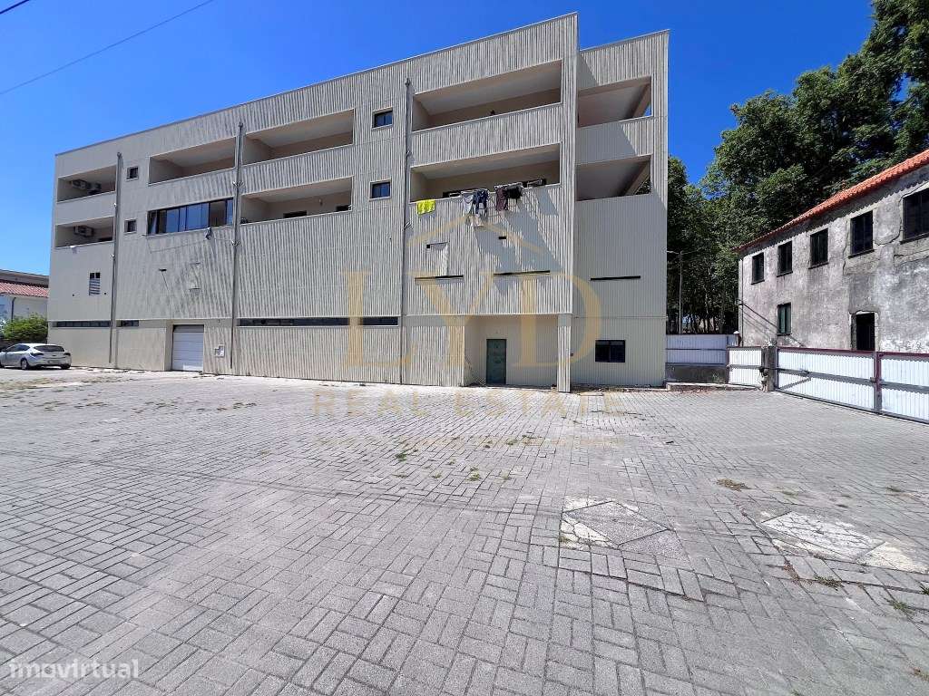 Espaço de Arrecadação e Arrumos com 570 m² em Penamaior, Paços de F...-15