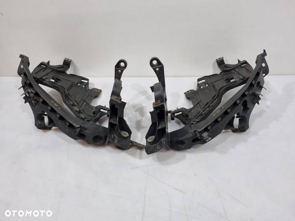 AUDI A4 B8 ŚLIZG MOCOWANIE LAMPY PRAWY LEWY PRZED LIFT 8K0805607L 8K0805608R - 1