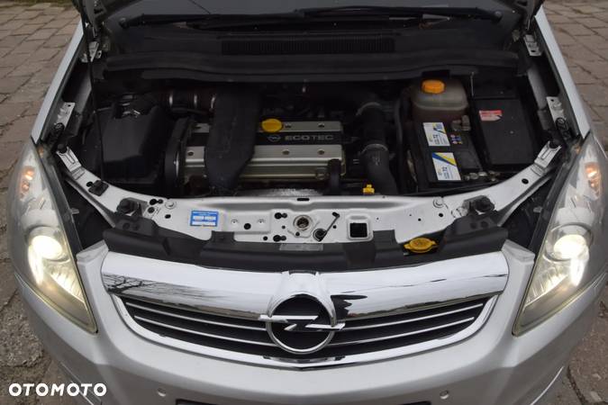 Opel Zafira 2.0 Turbo Sport - 17