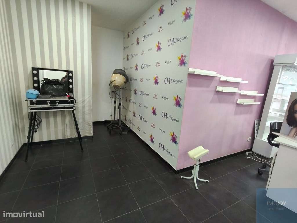 Loja Localizada em Famões - Grande imagem: 5/20