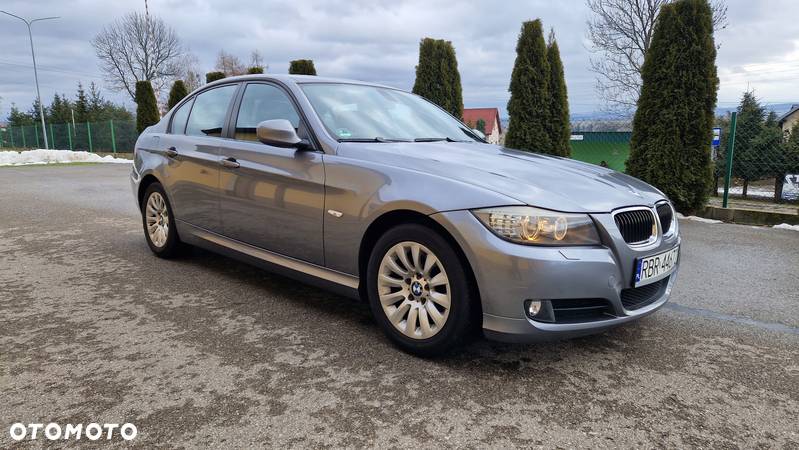 BMW Seria 3 320d xDrive - 4