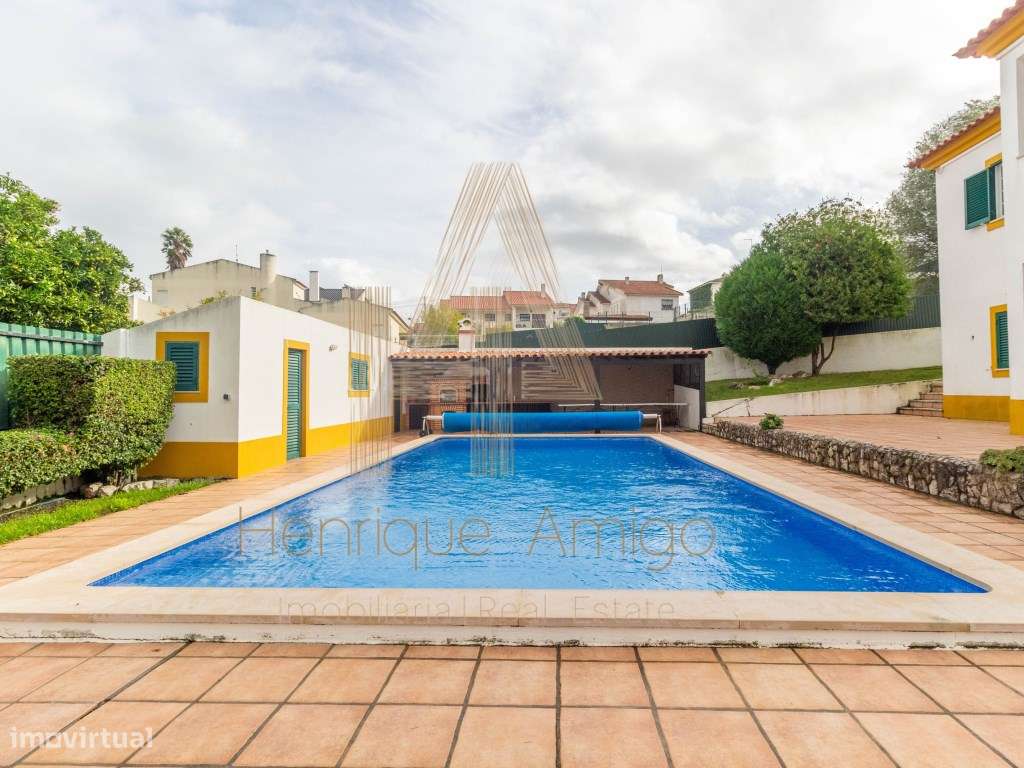 Moradia T4 isolada com piscina - Grande imagem: 2/34