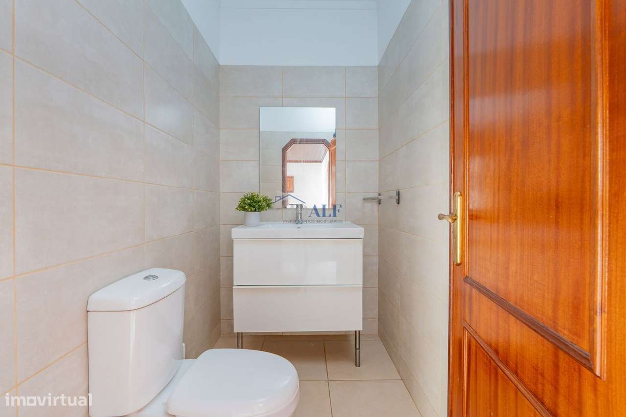 Apartamento T3 no centro de Vialonga com elevador-16