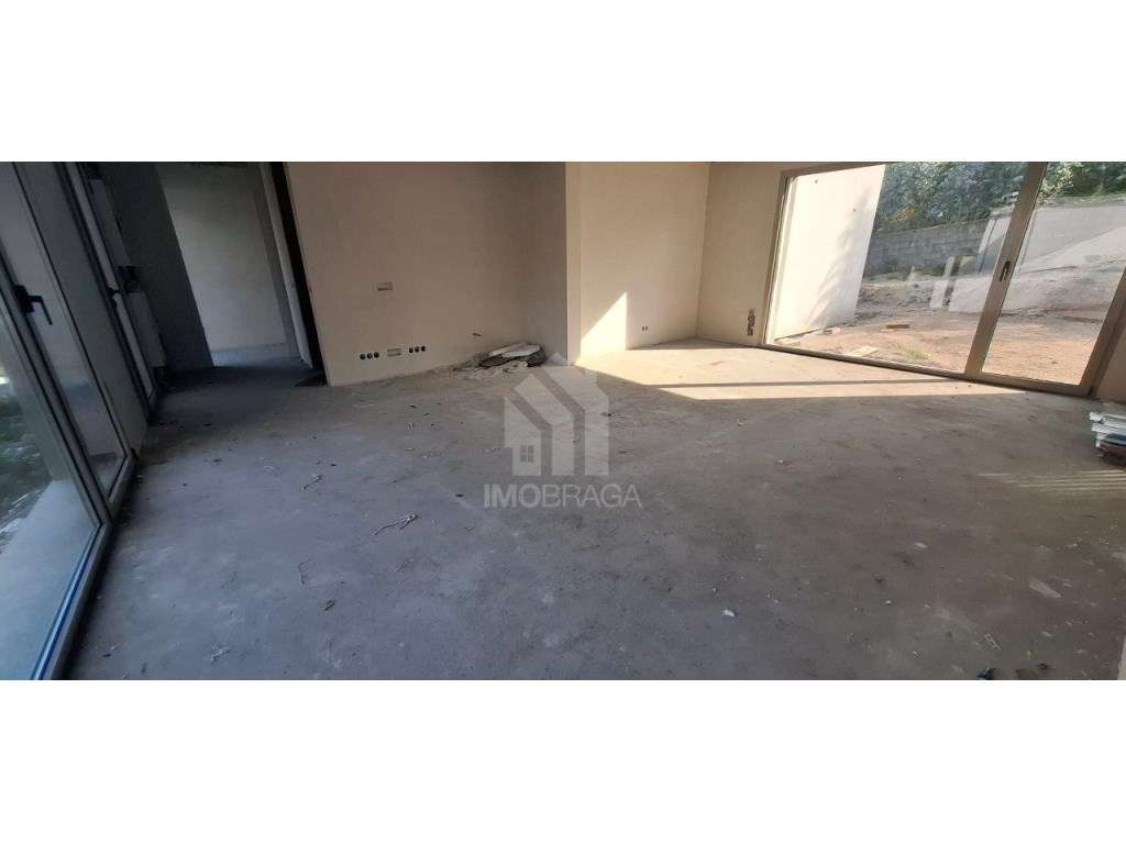 Moradia Geminada T3 Nova para Venda em Rendufinho - Póvoa de Lanhoso-11