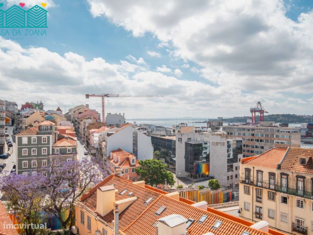 Apartamento T4 com Lugares de Garagem no Centro de Lisboa-8