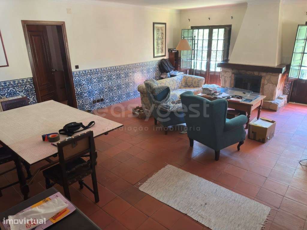 Moradia inserida em Quintinha com casas de pedra junto ao rio Alcôa - Grande imagem: 4/33