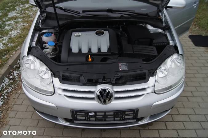 Volkswagen Golf V 1.9 TDI Comfortline - 27