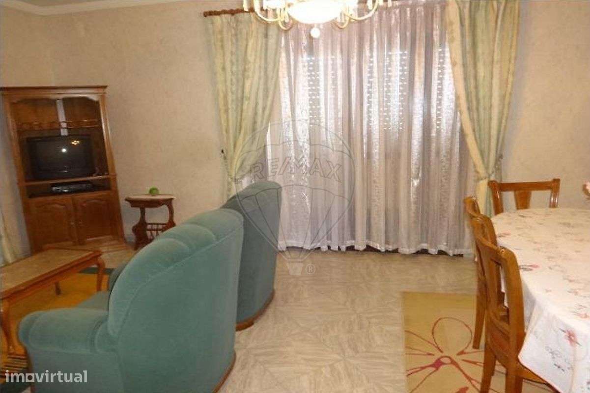 Moradia T4 para venda - Grande imagem: 2/16